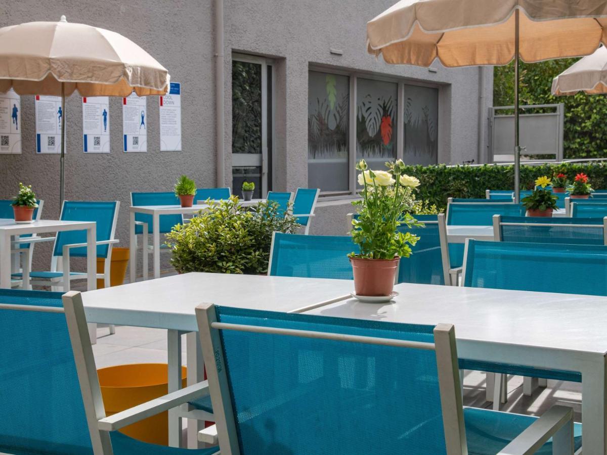 Ibis Budget Menton Bord De Mer Exterior foto